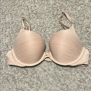 Victorias Secret Tshirt Bra